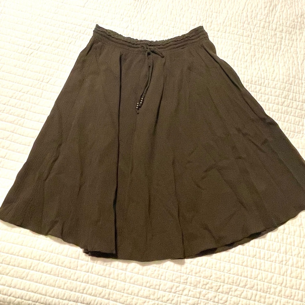 Ann Taylor LOFT Brown Prairie skirt, calf length, size large.